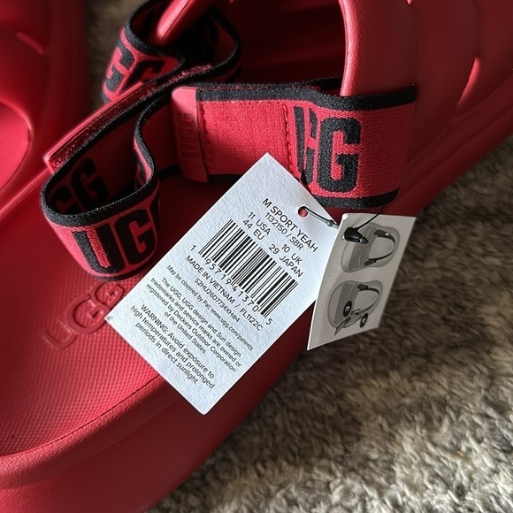 NWT UGG Sport Yeah Men’s Slides EVA Water Resistant Red 11 - Picture 3 of 5
